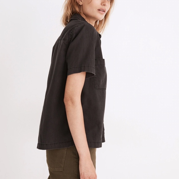 Madewell | Denim Short-Sleeve Button-Up Shirt in Lunar Wash - Picture 8 of 9